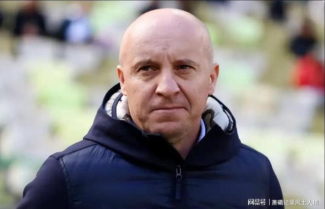 LOL- 塞尔维亚队教练压力巨大!,萨拉赫遭遇十五持续失利观众掌声雷动