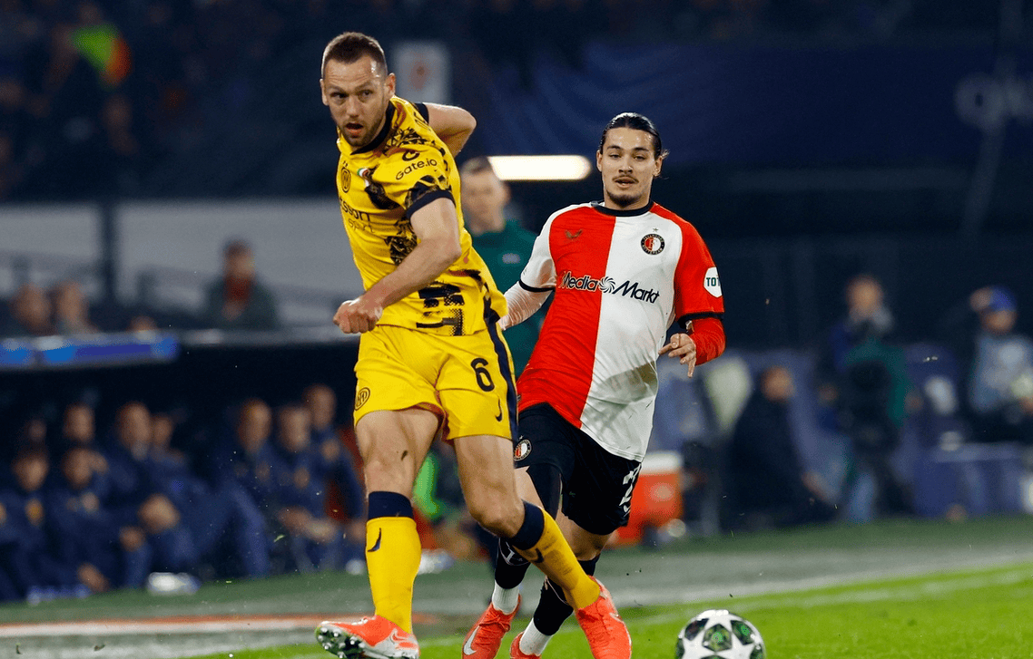 LPL-包含国际比赛日突围战来临，费耶诺德围绕荷甲调整名单，压力陡增，纪律约束更严格的词条