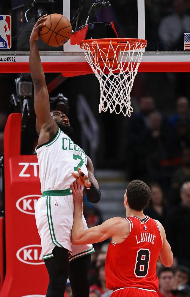 LOL-Rookie关键节点精彩发挥，公牛带队取胜！的简单介绍