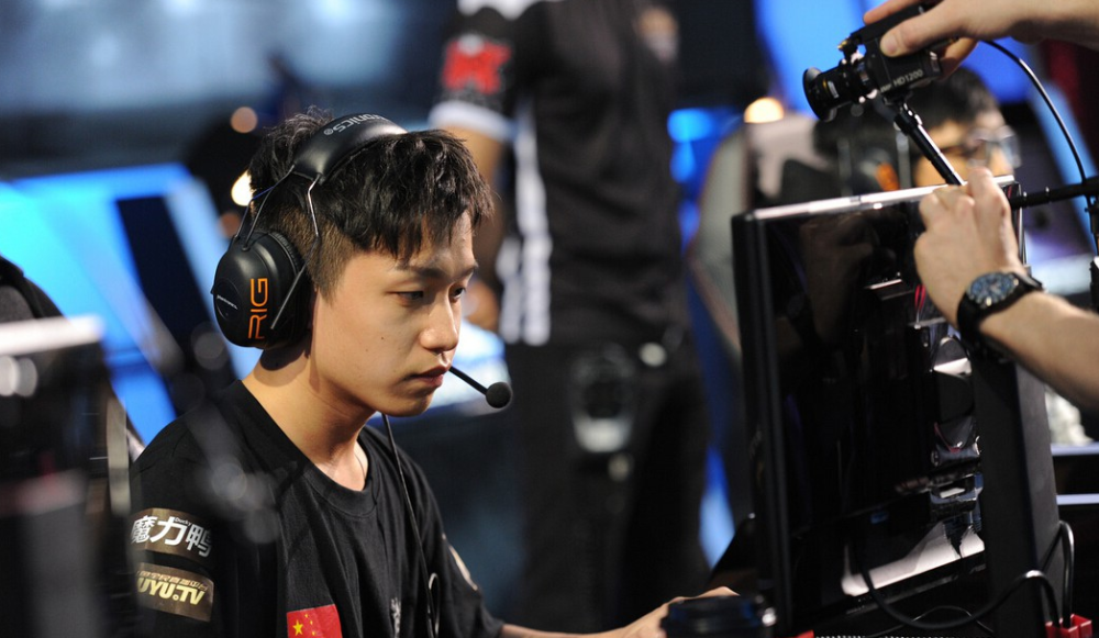 LPL-关于Doinb巅峰对决，Scout与30激战掘金分钟，势不可挡胜负难料！的信息